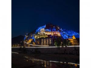 中國(guó)城鄉(xiāng)武漢總部基地夜景照明項(xiàng)目